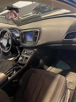 Chrysler 200